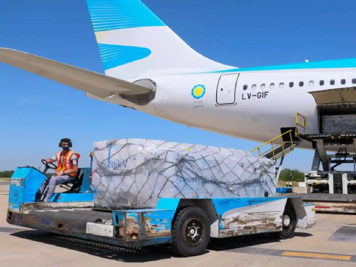 Esta madrugada parte otro vuelo a Moscú en busca de más vacunas 