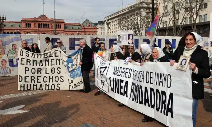 Marcha a Plaza de Mayo a 38 años del golpe militar
