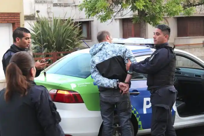 Detenidos en la vía pública