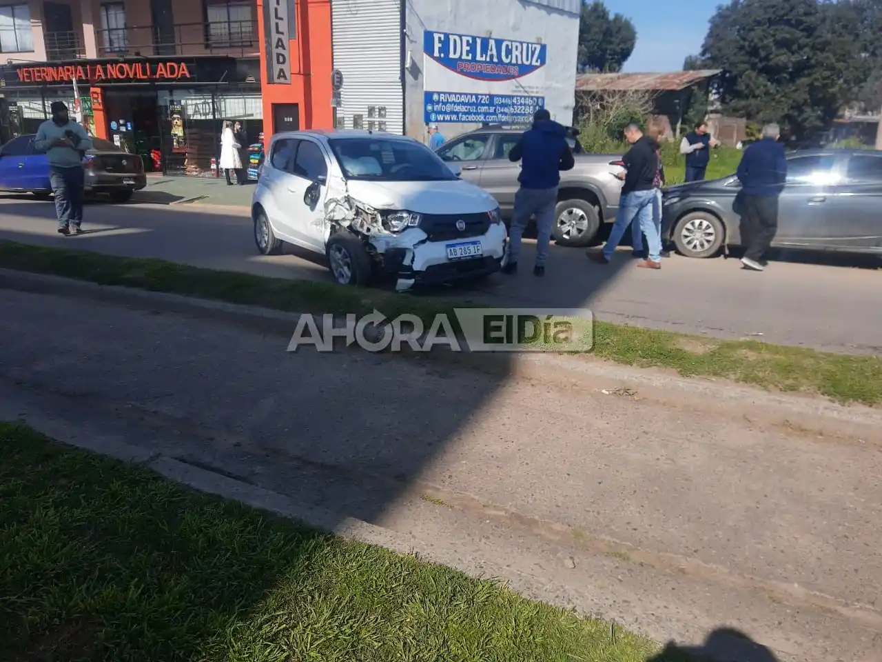 Choque múltiple en la Avenida Parque: tres vehículos involucrados y heridos