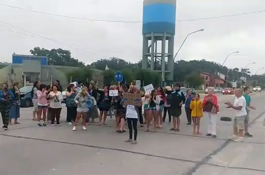 La falta de agua, un problema "que se repite" en el sur de la ciudad