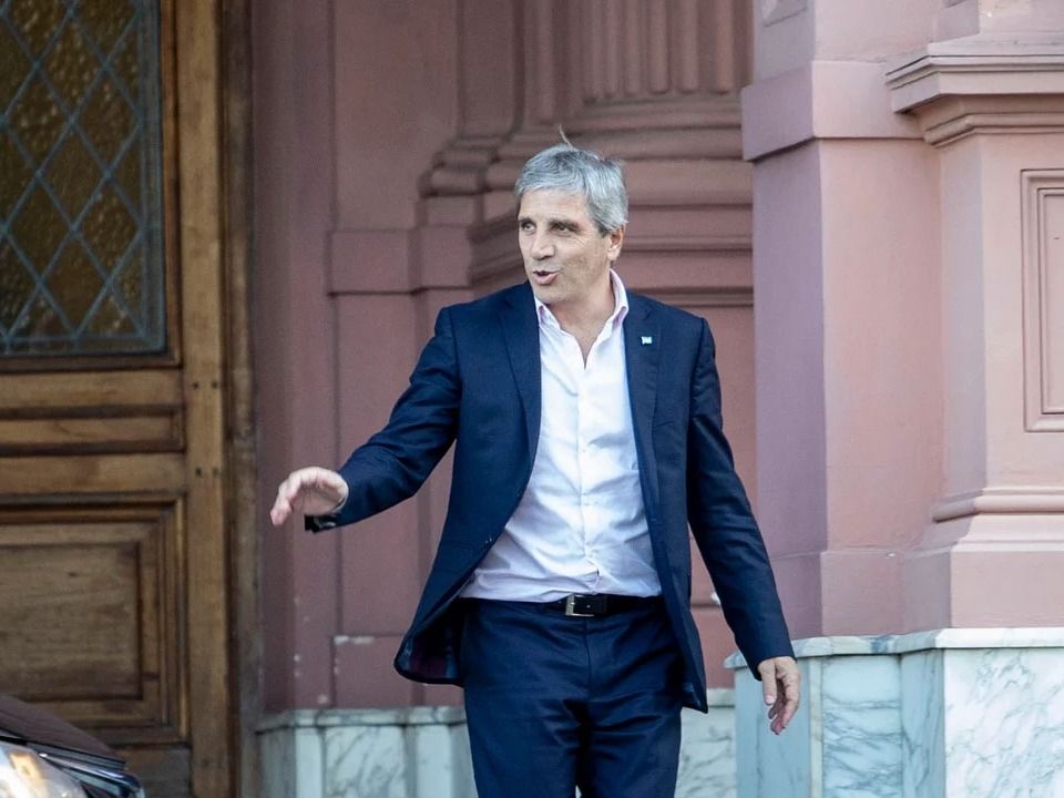 A la espera de novedades más firmes, Caputo extiende su estadía en Estados Unidos