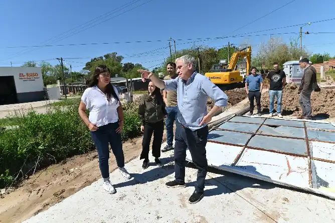 Fernanda Miño visitó Chascomús y se reunió con el intendente Javier Gastón
