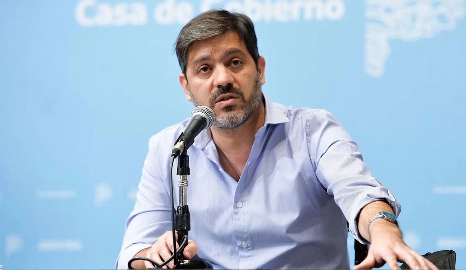 Carlos Bianco cruzó a Javier Milei por sus fuertes dichos contra Cristina Kirchner.