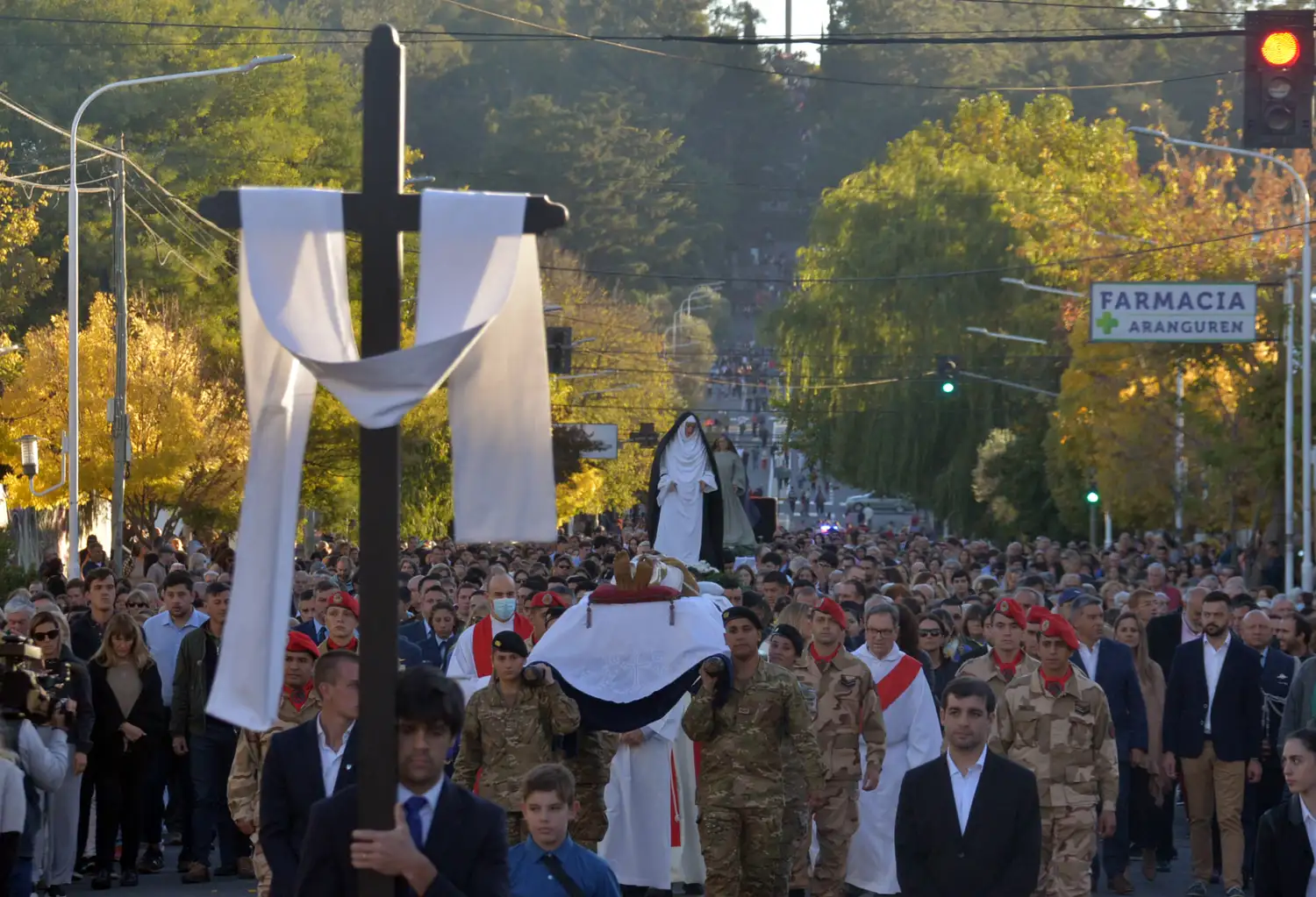 En una nueva manifestación de fe, gran cantidad de creyentes acompañó la tradicional Procesión