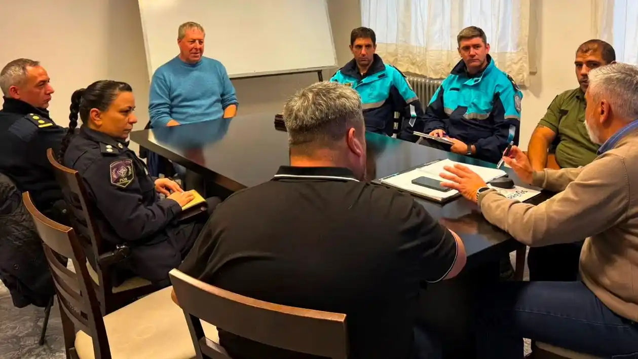 La reunión de hoy posibilitó establecer un primer espacio de intercambio con los responsables de las distintas áreas vinculadas a la seguridad