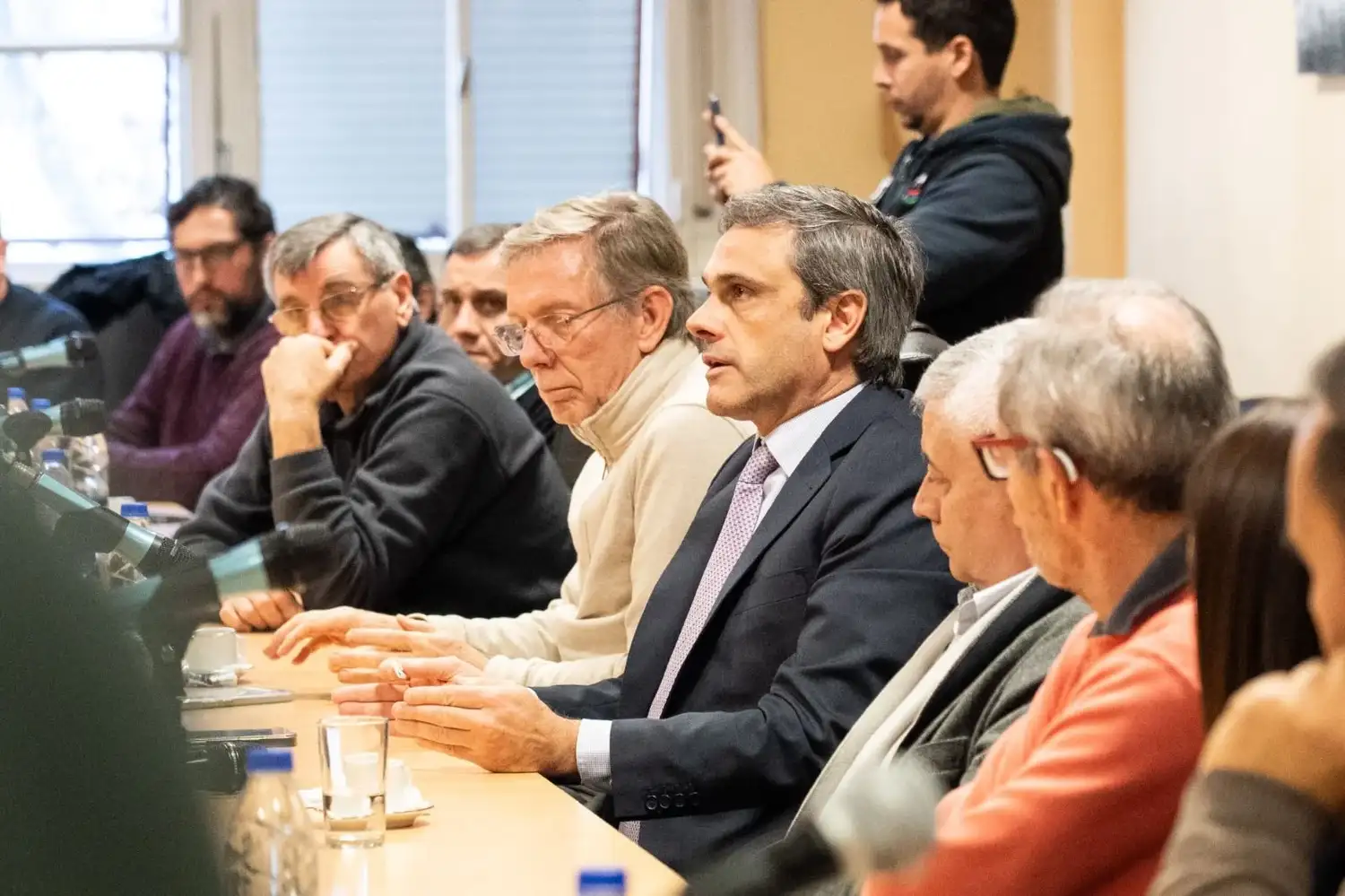 Dirigentes políticos, sindicales y empresariales crearon una mesa conjunta para analizar la crisis de la Granja Tres Arroyos