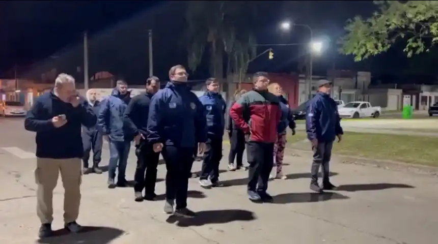 VIDEO | Así practican los Bomberos Voluntarios de Rafaela los pasos para el desfile cívico militar de este 9 de julio