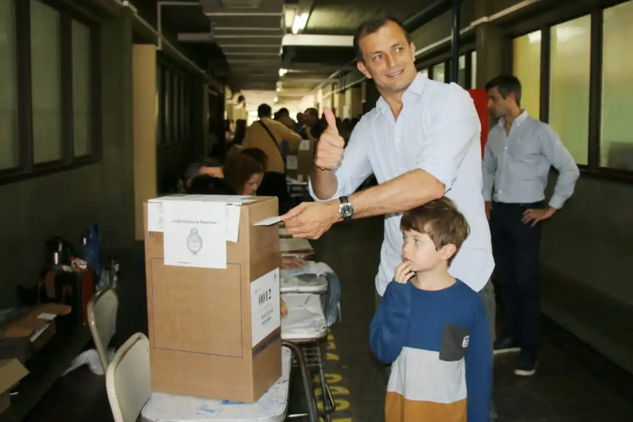 Votó Bucca en Bolivar: "Tenemos expectativas en cada distrito de la Provincia"