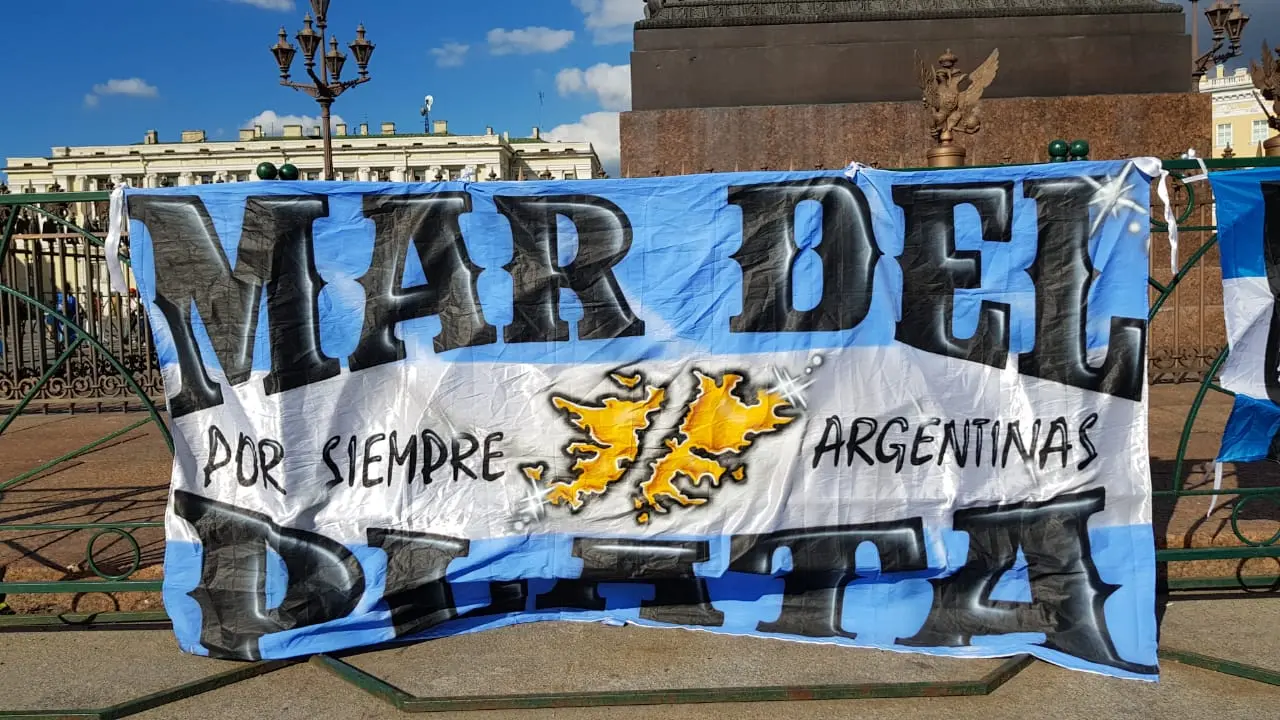 LaNoticia1 en Rusia: Los hinchas bonaerenses en el banderazo de apoyo a la Selección