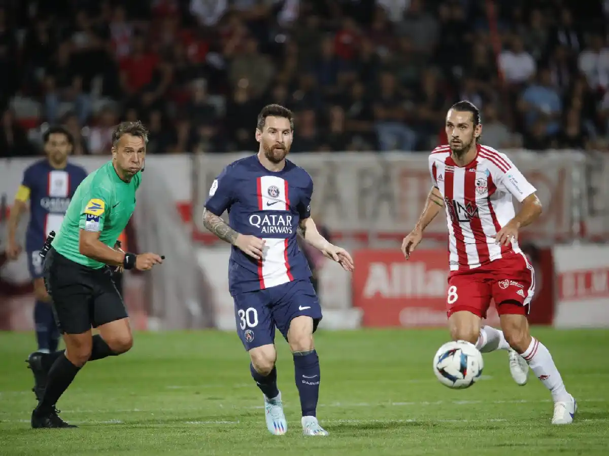 Messi brilló en la victoria del PSG 