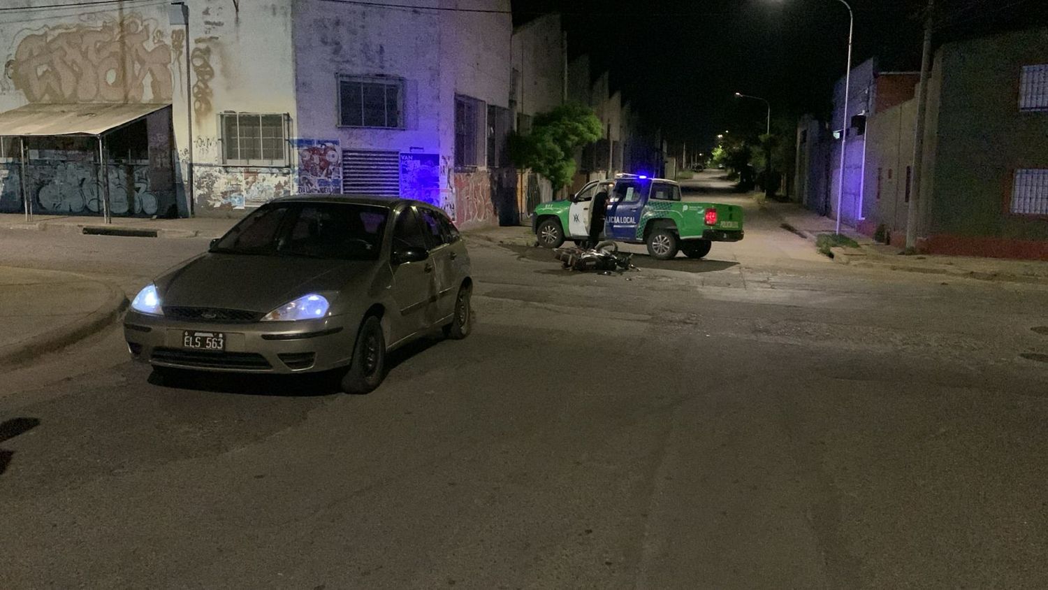 Un motociclista sufrió una fractura en un accidente de tránsito