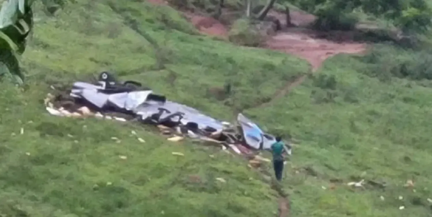 La avioneta tras el accidente.