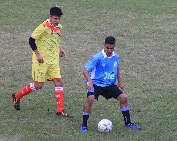 Defensores va por el ascenso en Villa Paranacito