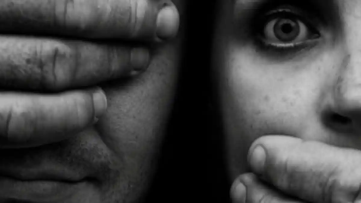 Hombre persiguió y mató con un machete a su ex en el Valle