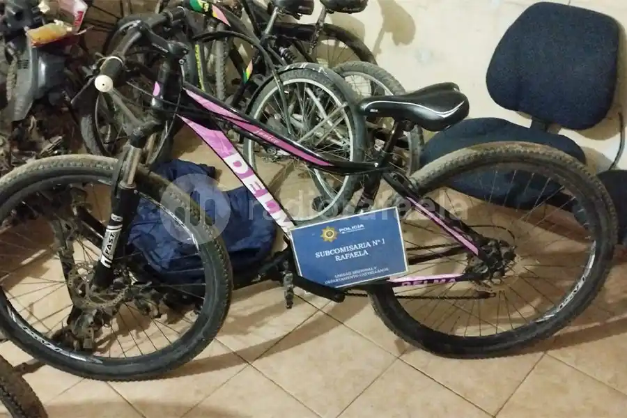 Le robaron la bici a una joven que la había dejado con candado 