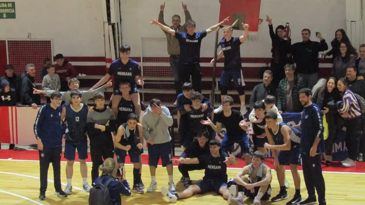 El "Lobo" santafesino se quedó con el partido final y la clasificación. Foto: Sur24