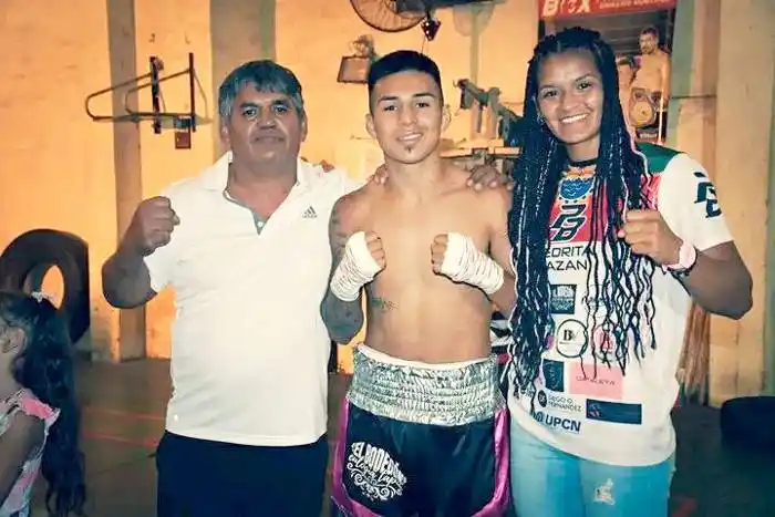 Gran triunfo de �SPiedrita⬝  Bazán en el Gimnasio Municipal