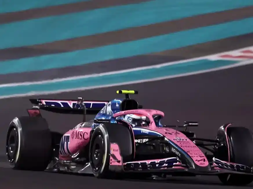 Franco Colapinto seguirá corriendo con el número 43 en su Alpine en 2026. Foto: Reuters