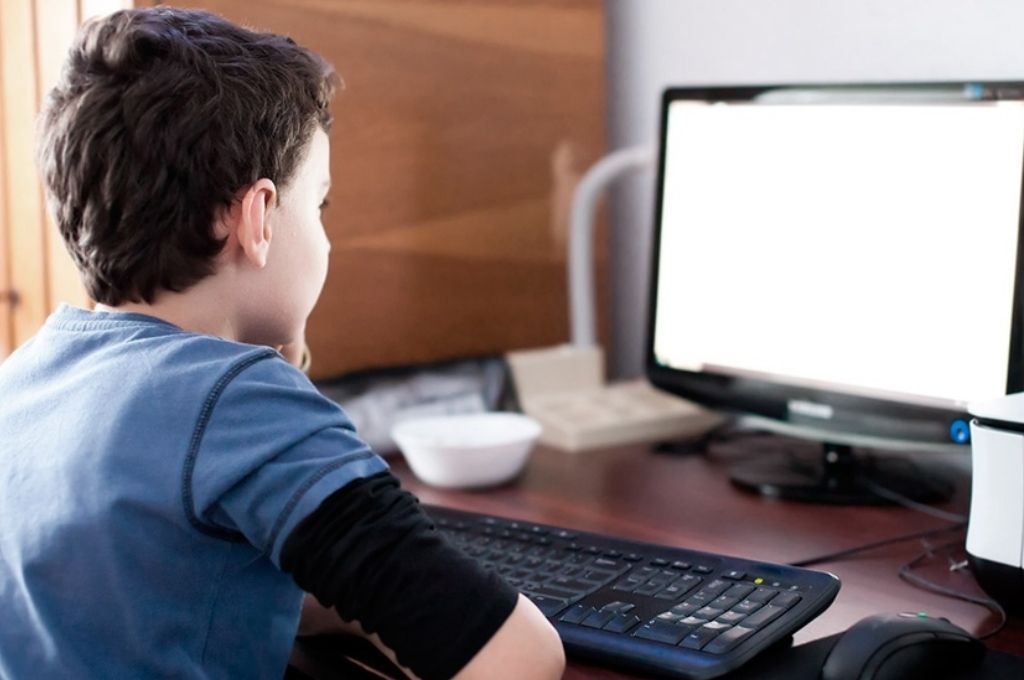 Extienden licencia para empleados públicos con hijos de hasta 14 con escolaridad virtual