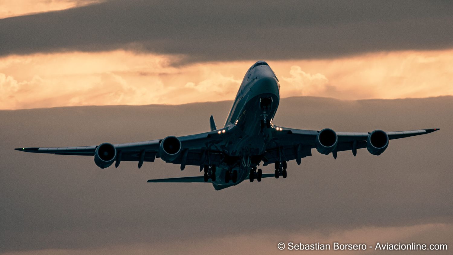 Safety Alert: FAA Addresses Structural Cracks in Boeing 747-8F and 747-8 Aircraft