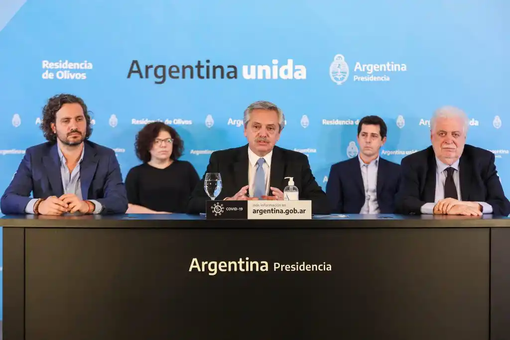 Fernández pidió minimizar los riesgos de contagio del virus