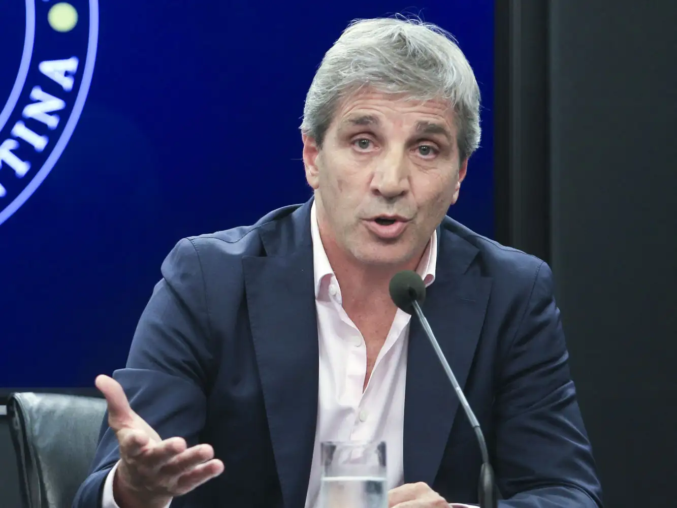 El ministro anunció la medida en su cuenta de X.