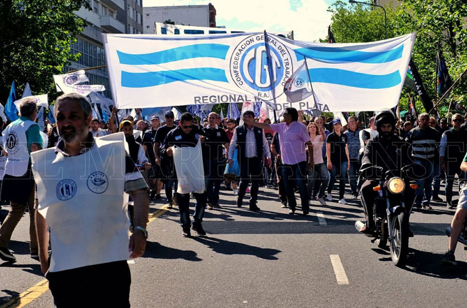 El paro general continuará hasta el martes al mediodía