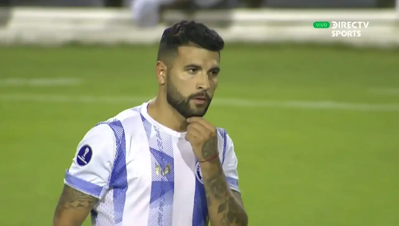 Gabriel Báez Corradi rescindió su contrato con Cerro Largo y jugará en Sol de América de Paraguay