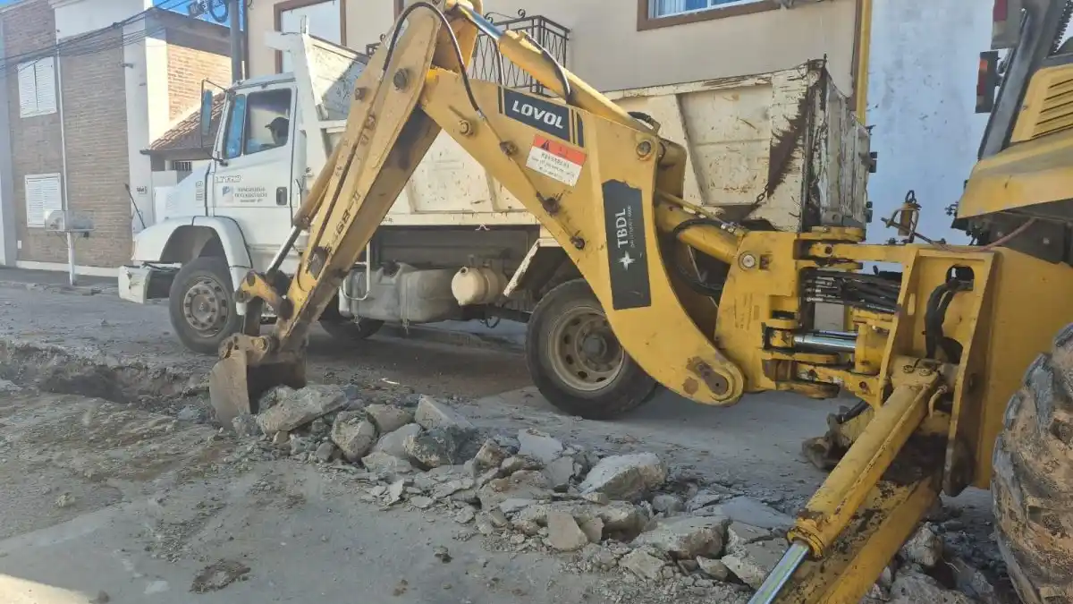 Obras Sanitarias realizó 700 intervenciones en la red de agua y el sistema cloacal durante abril