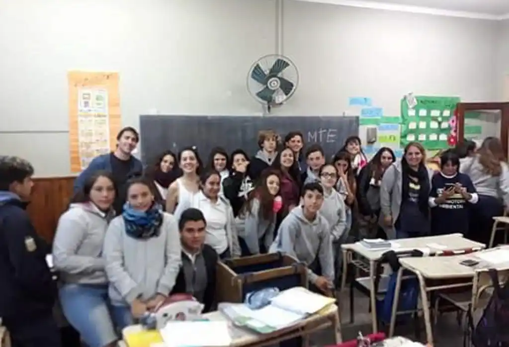 Las Promotoras Ambientales fomentan la educación y conciencia social en escuelas