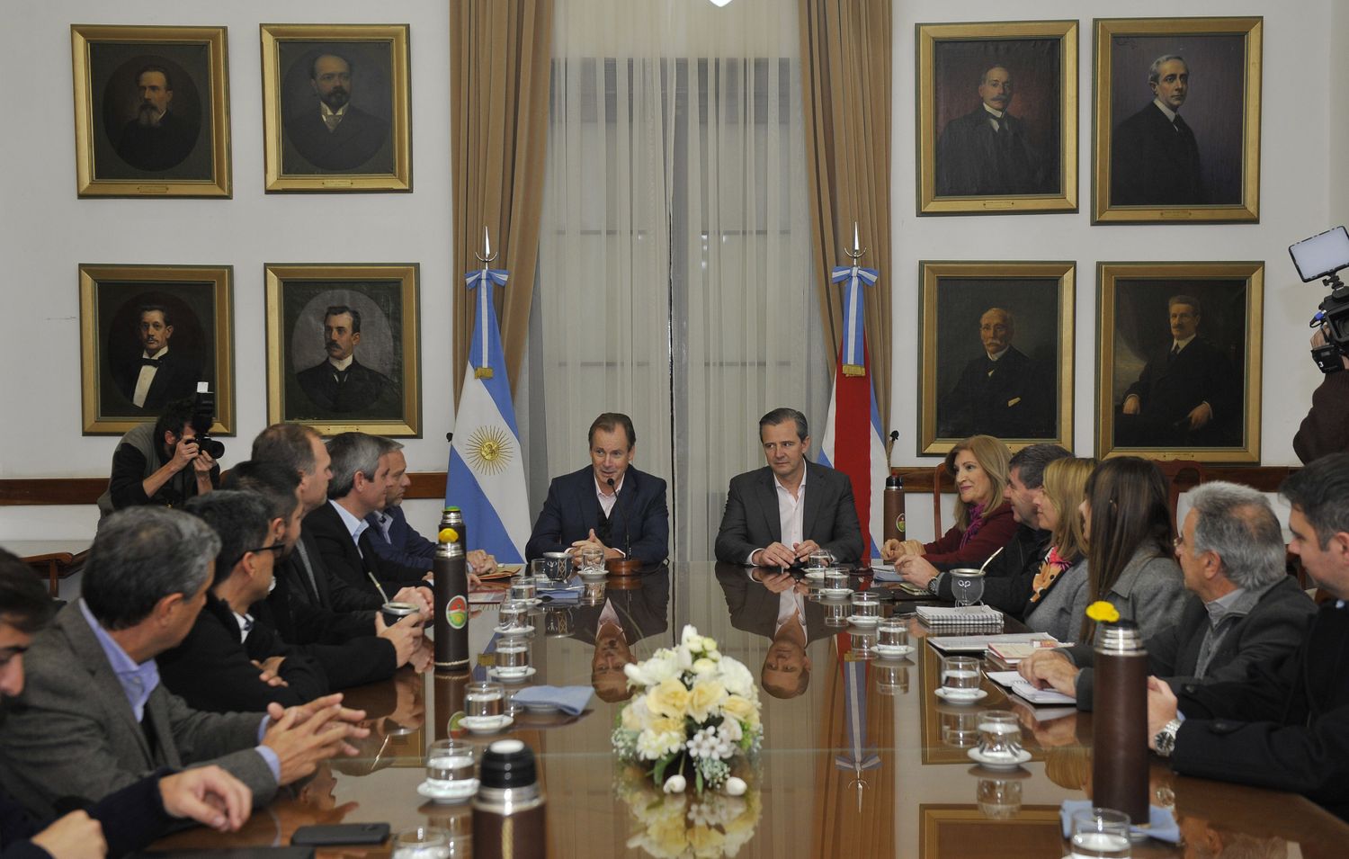 Bordet recibió a intendentes vecinalistas e instó a "trabajar con políticas públicas"