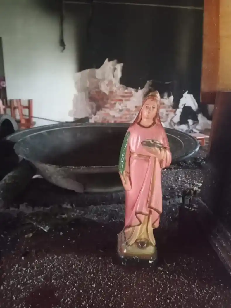 Conmoción en Entre Ríos: incendiaron una iglesia
