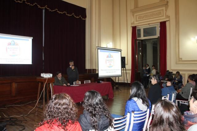 Curso y pago a autoridades de mesa de las elecciones
