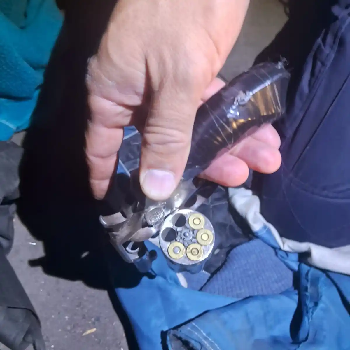 Detuvieron a un hombre que habría amenazado a una mujer con un arma de fuego