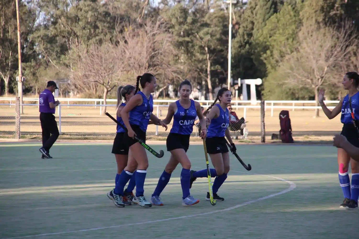 Las "pingüinas" van por la rehabilitación