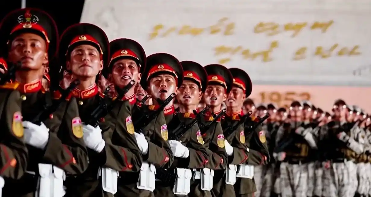 Corea del Norte instruye a sus soldados que se suiciden para evitar ser capturados vivos.