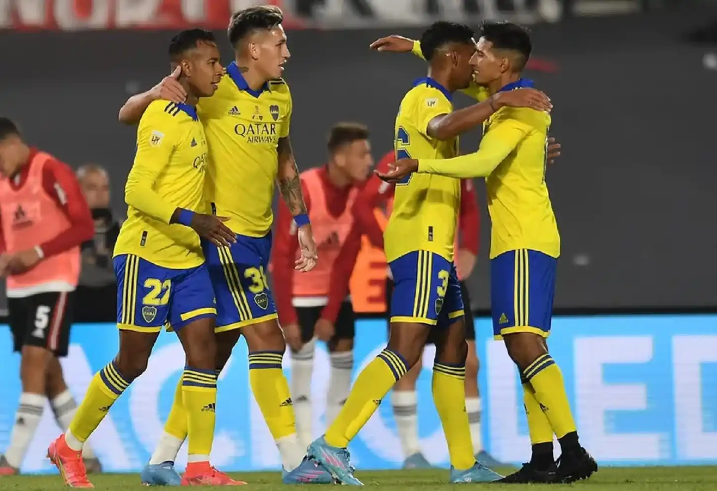 Boca acertó justo, tuvo a Rossi como figura y se fue festejando en el clásico