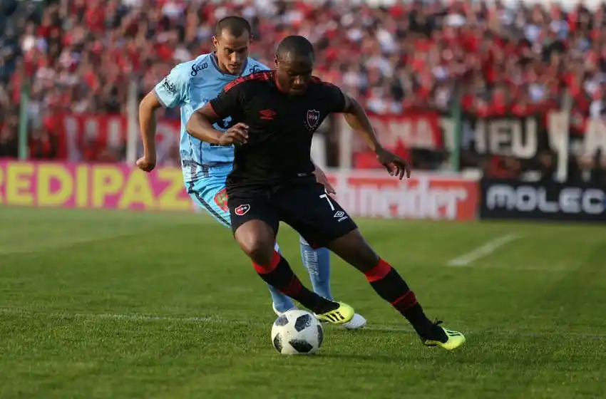 Apostillas de la goleada rojinegra en Junín