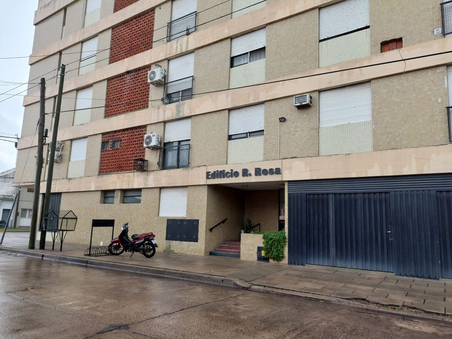 El edificio Rosa, ubicado en Independencia 120.