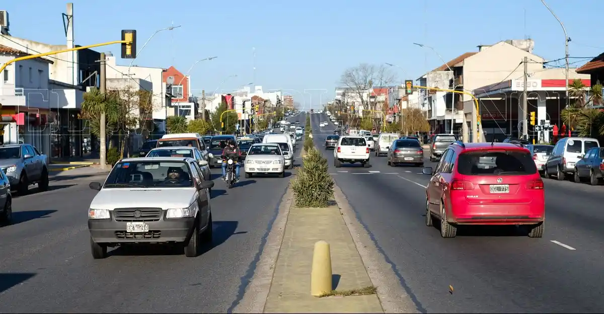 La comuna analiza instalar luminarias LED en Juan B. Justo y la Costa