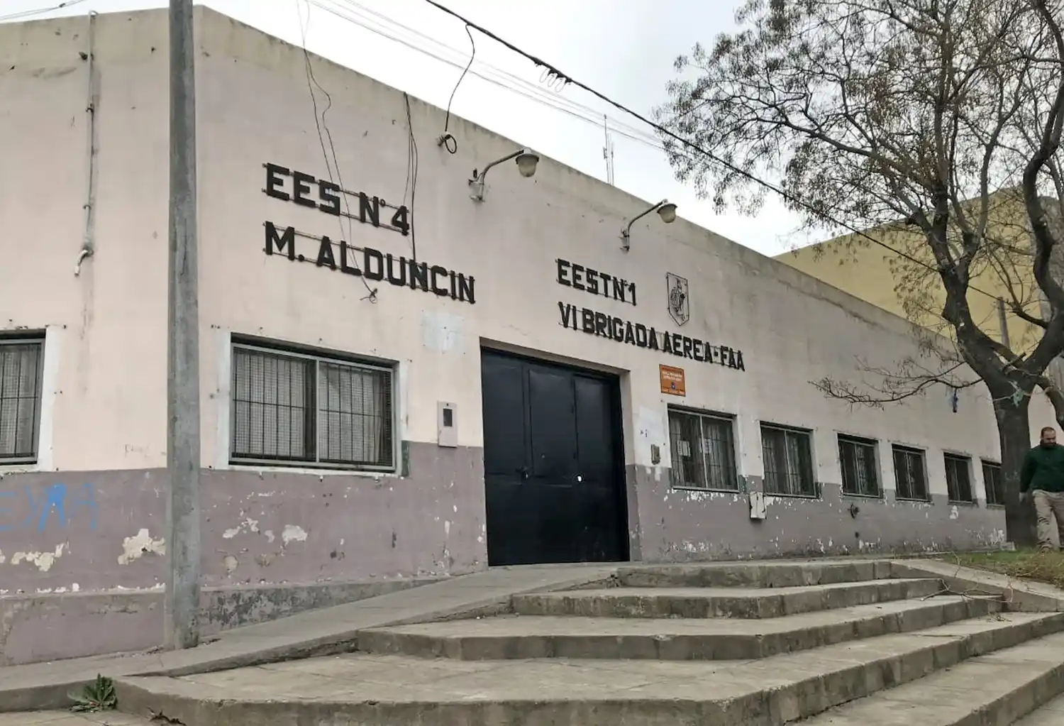 La Secundaria 4 sigue sin respuestas y la comunidad educativa consiguió donaciones de caloventores
