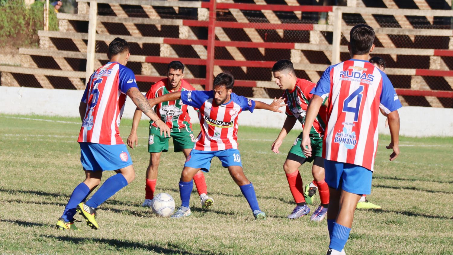 San Lorenzo de Villa Adela, Libertad y Defensores de Nebel son los nuevos punteros
