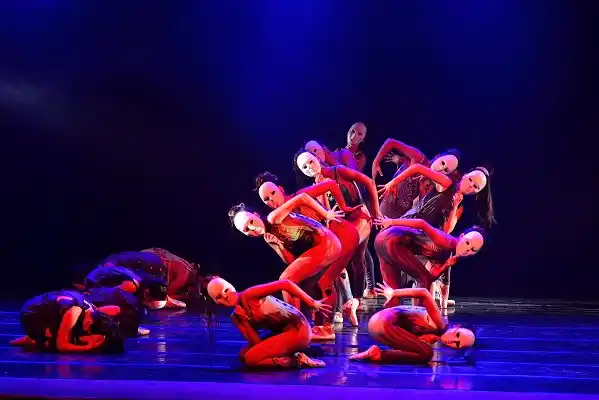 Nina Fuentes presenta su nuevo ballet: "Espejismos ¿Podes elegir la realidad?”