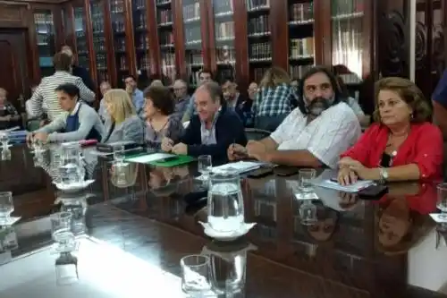 Docentes comienzan a ponerle fecha al paro: sería la primera semana de abril