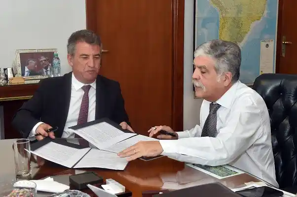 Urribarri y De Vido acuerdan obras energéticas por casi 1.400 millones 
