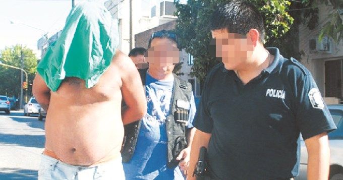 Quiso descuartizar a sus hijos con una motosierra