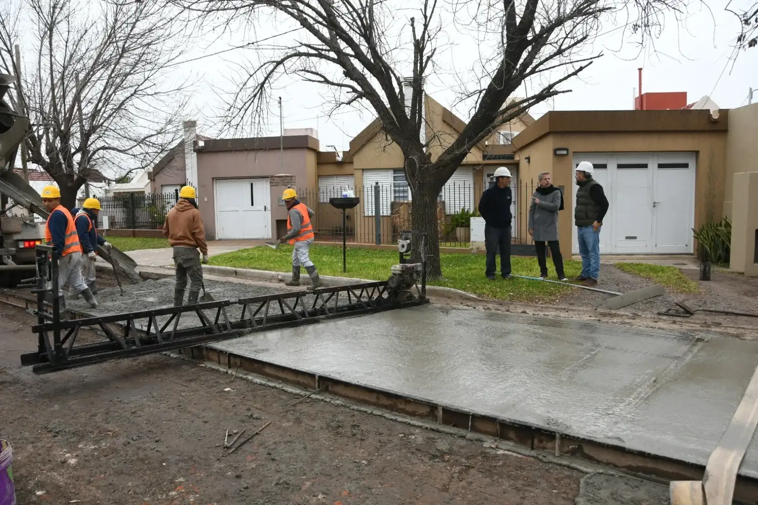 La ejecución de esta obra busca mejorar la infraestructura vial del sector.