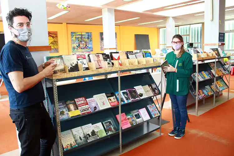 Presentaron 200 nuevos textos en la biblioteca “Andrés Ferreyra”