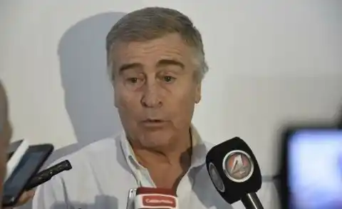 Suspensiones y pases a retiro y crisis en la Armada